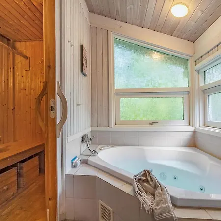 Gorgeous In Juelsminde With Sauna *